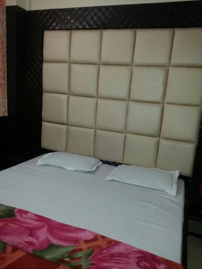 Silver Palace Hotel นิวเดลี ภายนอก รูปภาพ