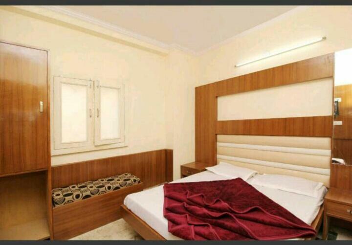 Silver Palace Hotel นิวเดลี ภายนอก รูปภาพ